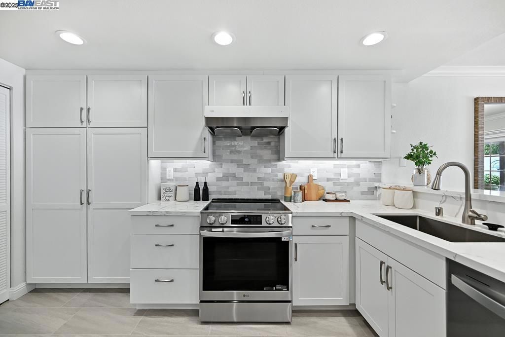 Image 19 of property listing at 1561 Trimingham Dr, Pleasanton, CA 94566
