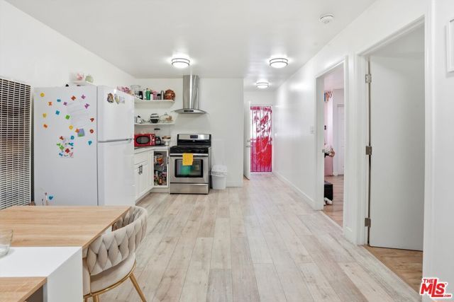208 W 49th Street, Los Angeles, CA 90037