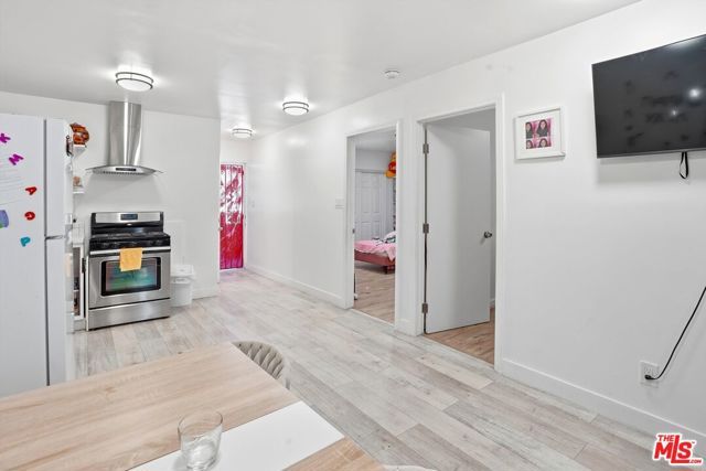 208 W 49th Street, Los Angeles, CA 90037