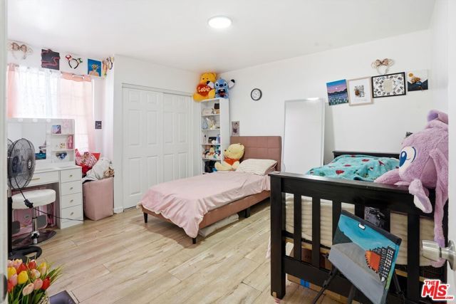 208 W 49th Street, Los Angeles, CA 90037
