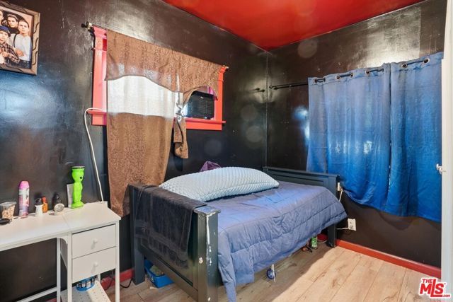 208 W 49th Street, Los Angeles, CA 90037