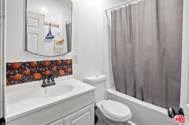 208 W 49th Street, Los Angeles, CA 90037