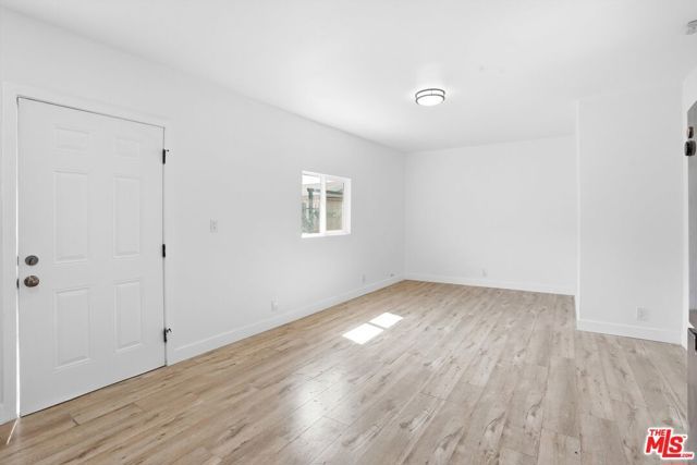 208 W 49th Street, Los Angeles, CA 90037