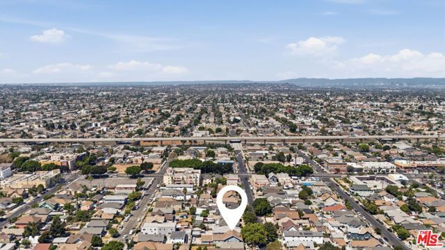 208 W 49th Street, Los Angeles, CA 90037