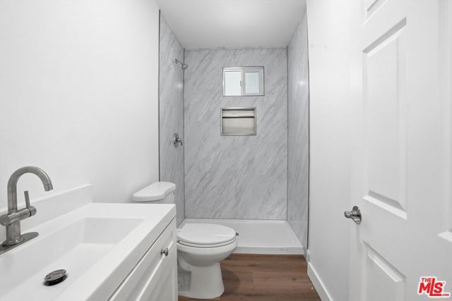 208 W 49th Street, Los Angeles, CA 90037