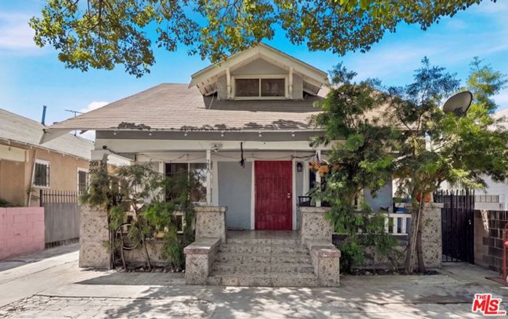 208 W 49th Street, Los Angeles, CA 90037