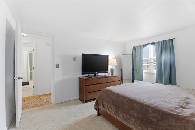 269 Chicopee St 16, Chicopee, MA 01013
