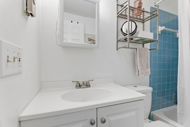 269 Chicopee St 16, Chicopee, MA 01013