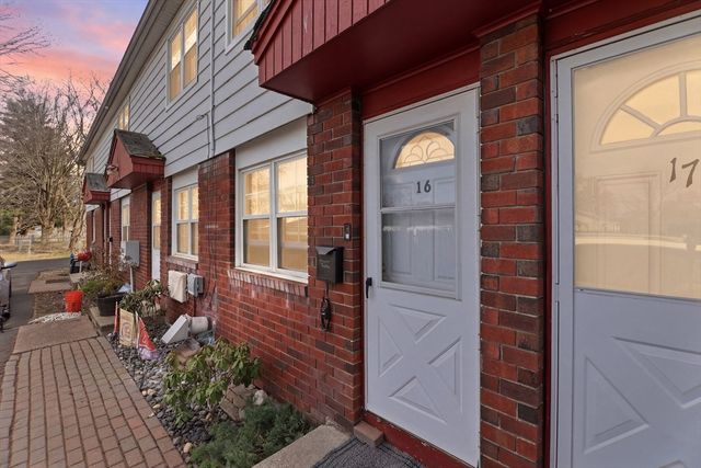 269 Chicopee St 16, Chicopee, MA 01013