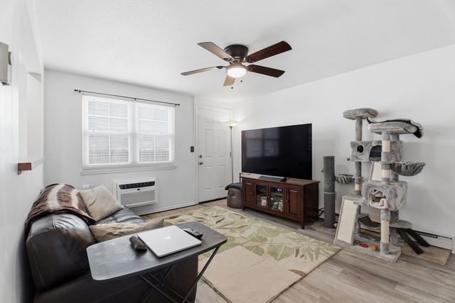 269 Chicopee St 16, Chicopee, MA 01013
