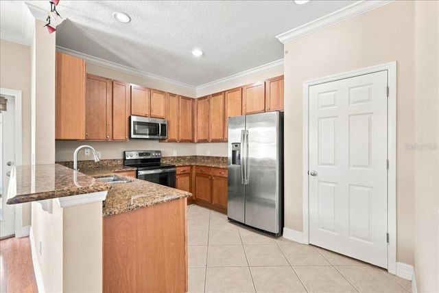 2403 S SHINE AVENUE B, Orlando, FL 32806