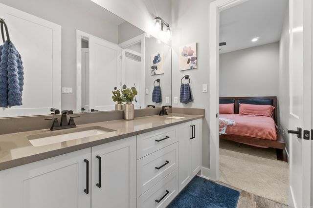 7717 S Shoreline Boulevard, Benton, AR 72019