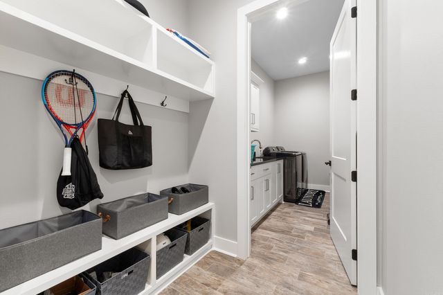 7717 S Shoreline Boulevard, Benton, AR 72019