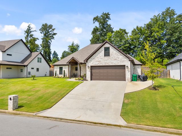 7717 S Shoreline Boulevard, Benton, AR 72019