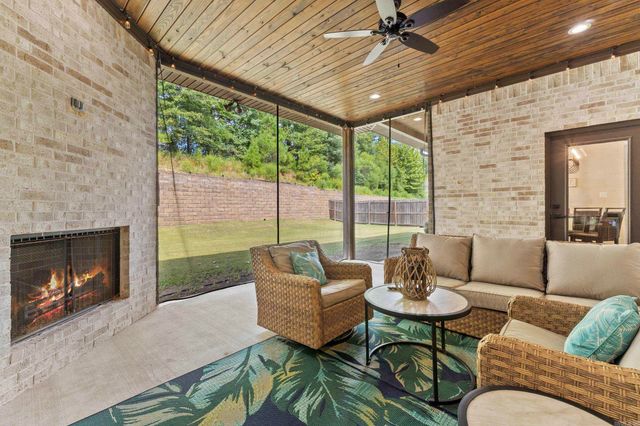 7717 S Shoreline Boulevard, Benton, AR 72019