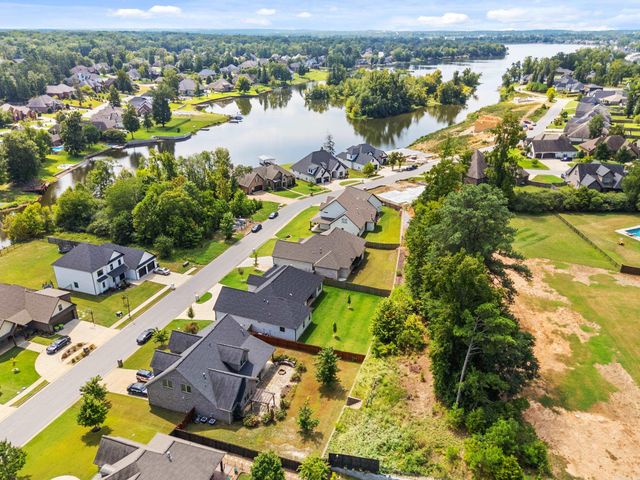 7717 S Shoreline Boulevard, Benton, AR 72019