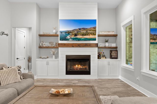 7717 S Shoreline Boulevard, Benton, AR 72019