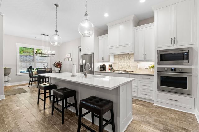 7717 S Shoreline Boulevard, Benton, AR 72019