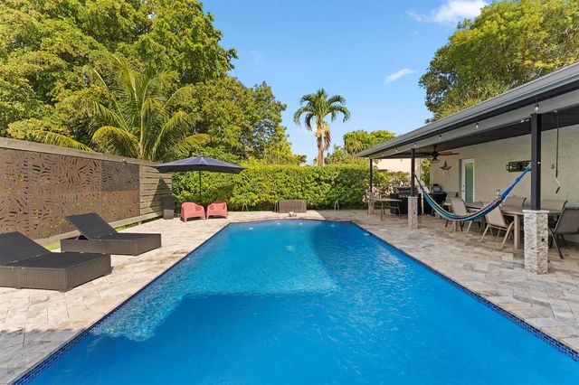 4080 Lake Drive, Coconut Creek, FL 33066