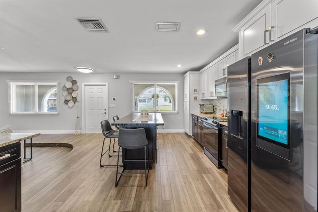 4080 Lake Drive, Coconut Creek, FL 33066