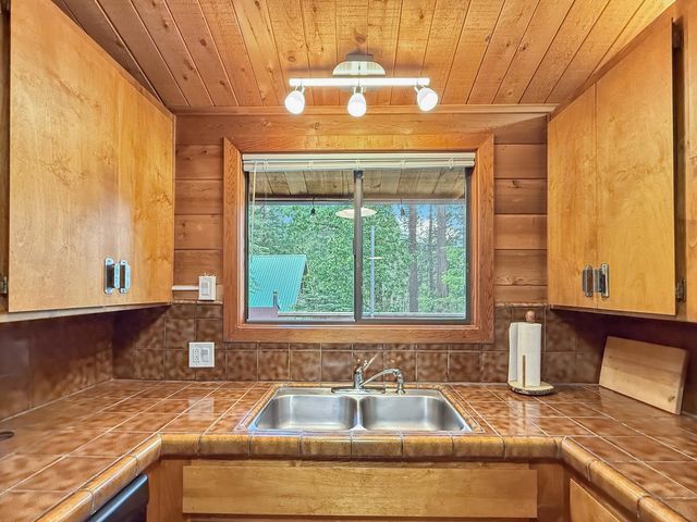 12970 Spanish Ln, Nevada City, CA 95959