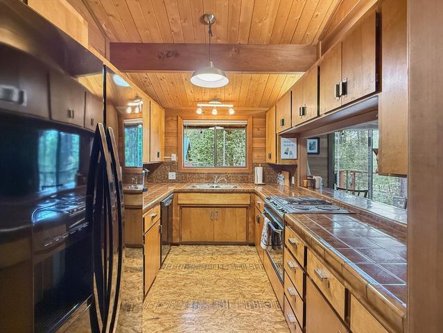 12970 Spanish Ln, Nevada City, CA 95959