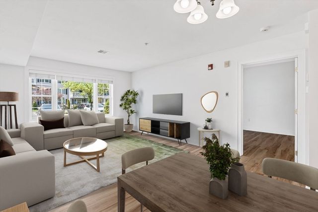 24 Greenleaves Dr 406, Amherst, MA 01002