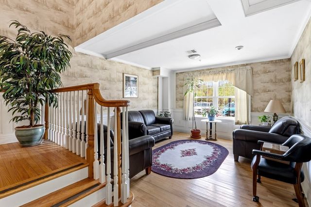 24 Greenleaves Dr 406, Amherst, MA 01002