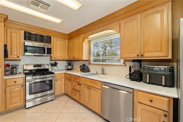 3170 N Los Coyotes Diagonal, Long Beach, CA 90808