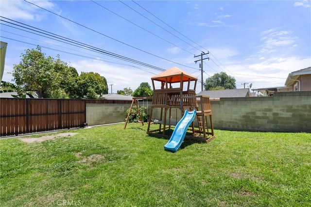 3170 N Los Coyotes Diagonal, Long Beach, CA 90808