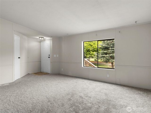 17720 Irwin Street SW, Rochester, WA 98579