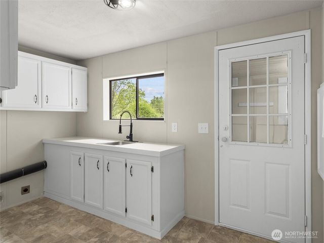 17720 Irwin Street SW, Rochester, WA 98579
