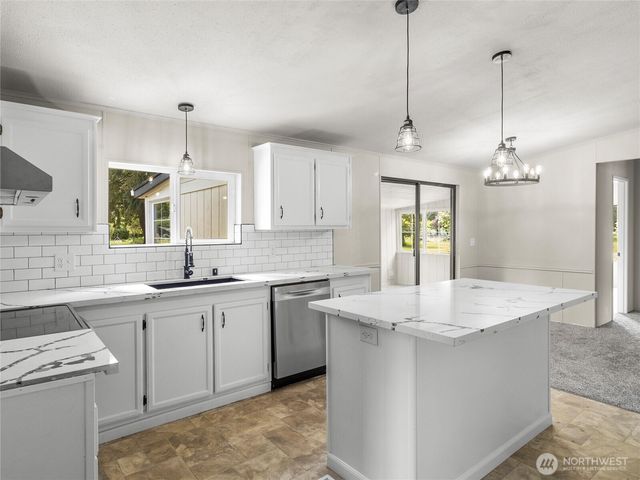 17720 Irwin Street SW, Rochester, WA 98579