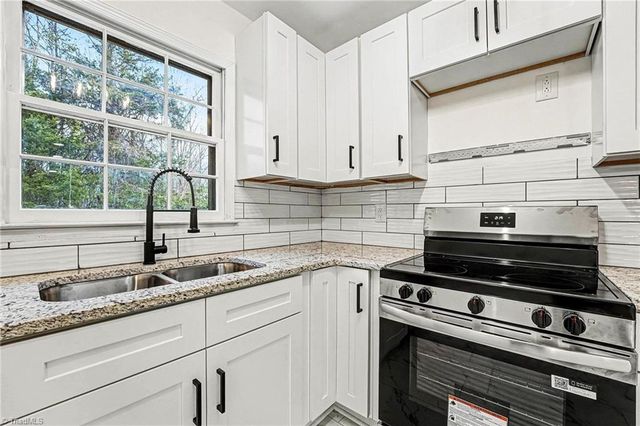 4055 Village Place, Winston-salem, NC 27127