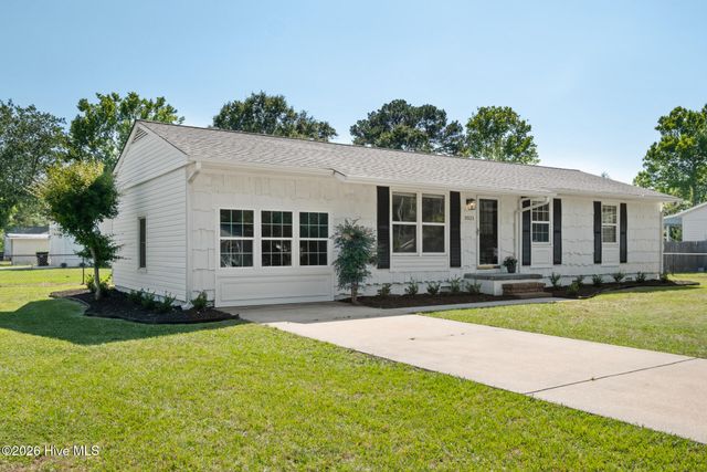 3521 Middle Sound Loop Road, Wilmington, NC 28411