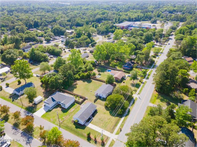 3521 Middle Sound Loop Road, Wilmington, NC 28411