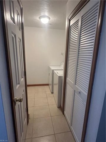 3301 Clover Meadows DR, Chesapeake, VA 23321