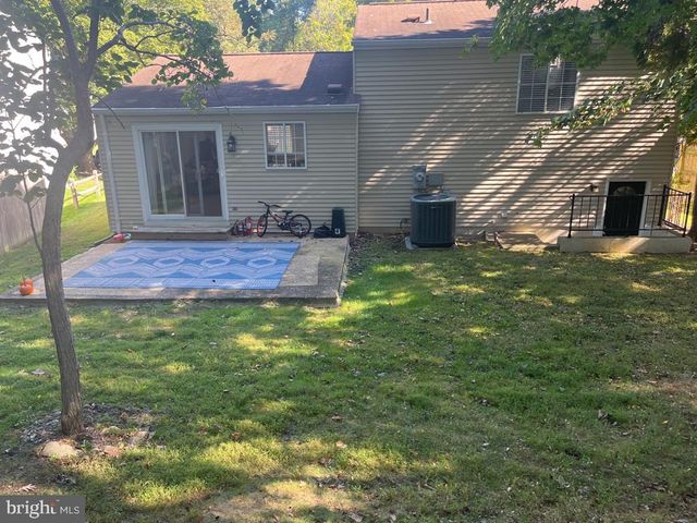 8465 YELLOW LEAF CT, Springfield, VA 22153