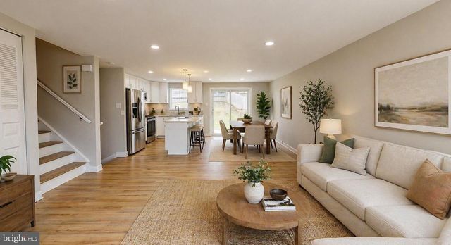 8465 YELLOW LEAF CT, Springfield, VA 22153
