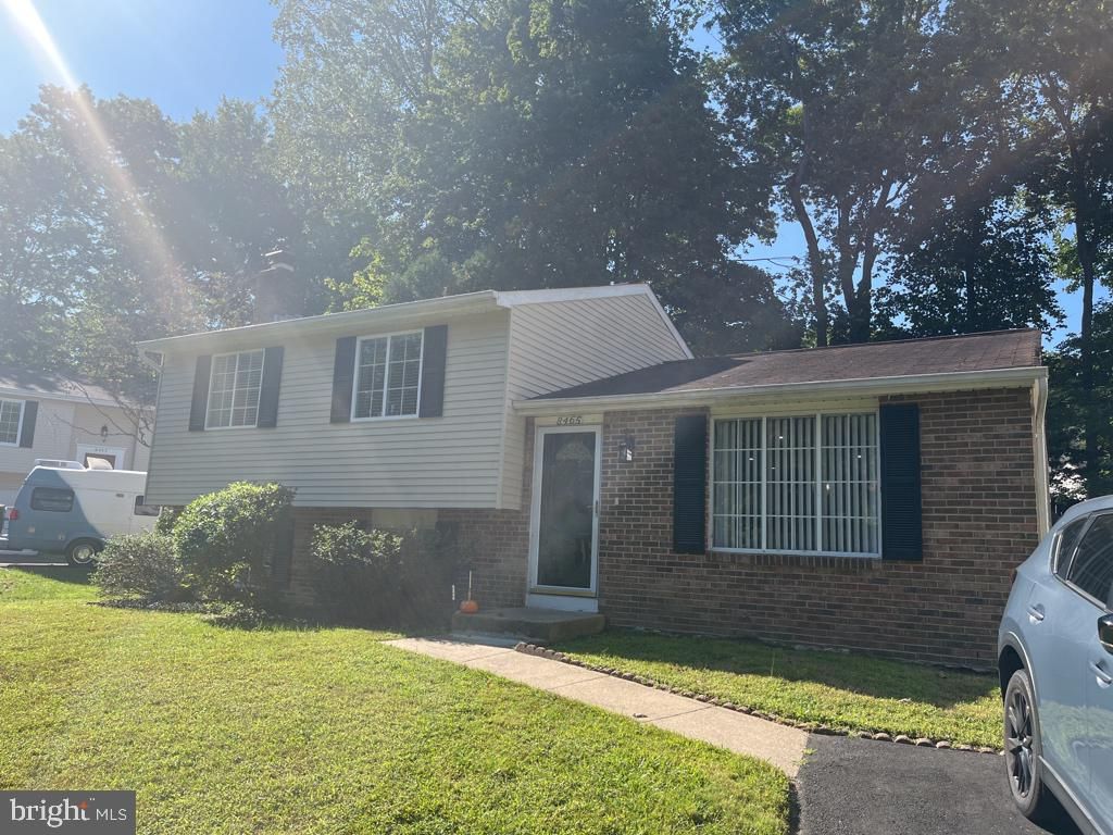 8465 YELLOW LEAF CT, Springfield, VA 22153