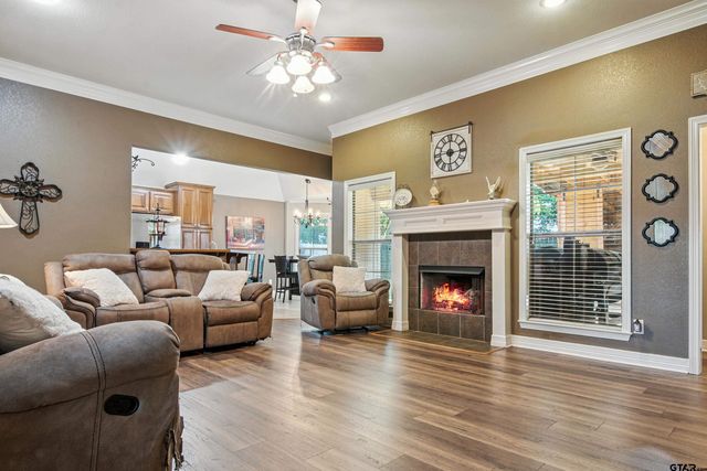 704 Windover Ln, Bullard, TX 75757