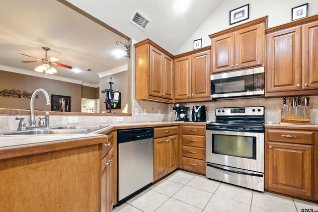 704 Windover Ln, Bullard, TX 75757