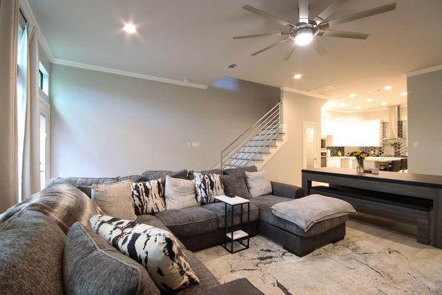 4206 Hershe Street, Houston, TX 77020