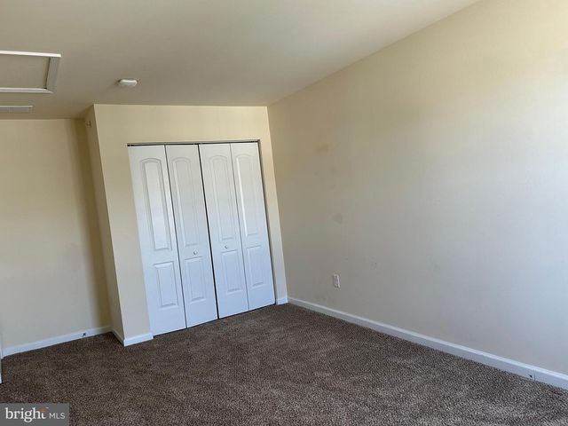 525 S TWIN LAKES BLVD, Newark, DE 19711