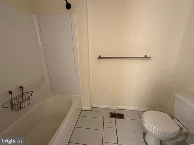 525 S TWIN LAKES BLVD, Newark, DE 19711