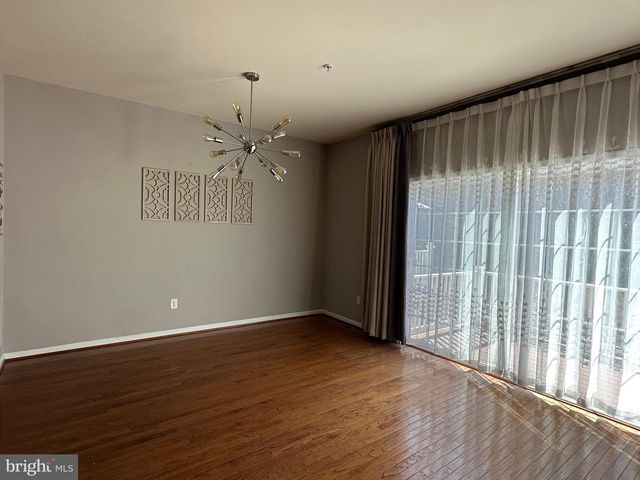 525 S TWIN LAKES BLVD, Newark, DE 19711