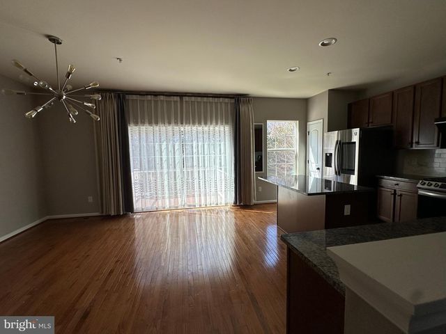525 S TWIN LAKES BLVD, Newark, DE 19711