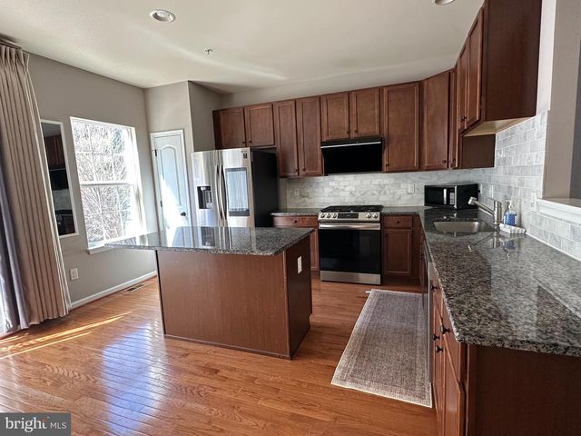 525 S TWIN LAKES BLVD, Newark, DE 19711