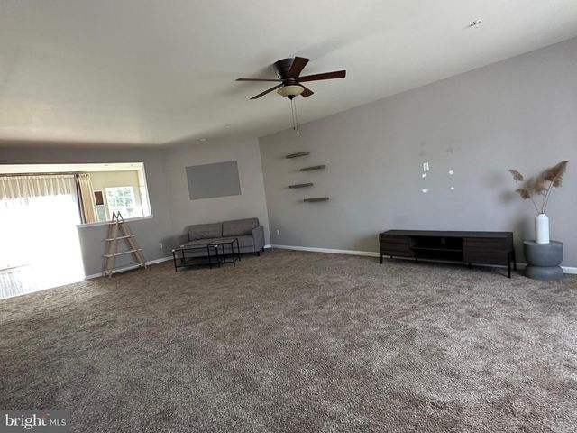 525 S TWIN LAKES BLVD, Newark, DE 19711