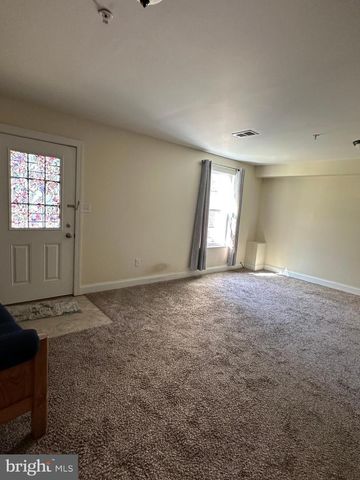 525 S TWIN LAKES BLVD, Newark, DE 19711